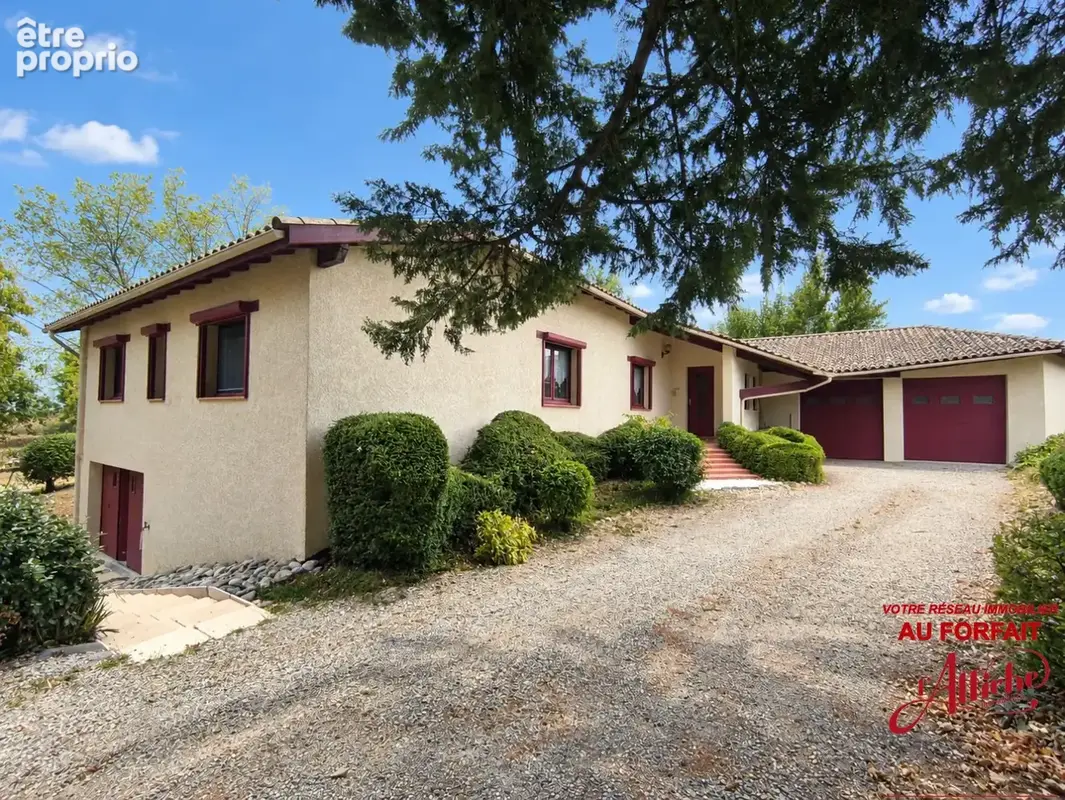 BEAUMONT-SUR-LÈZE  Vue exceptionnelle sur les Pyrénées, 187 m² habitables, terrain de plus de 4 000 m² avec piscine. - photo 14