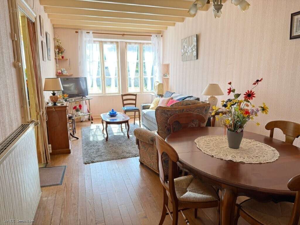 Maison de Campagne Proche Ruffec Avec Grange et Belles Vues - photo 8