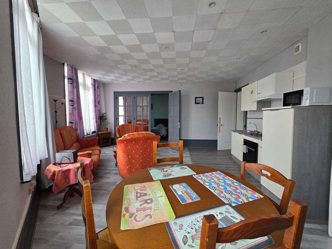 Appartement à FOURMIES