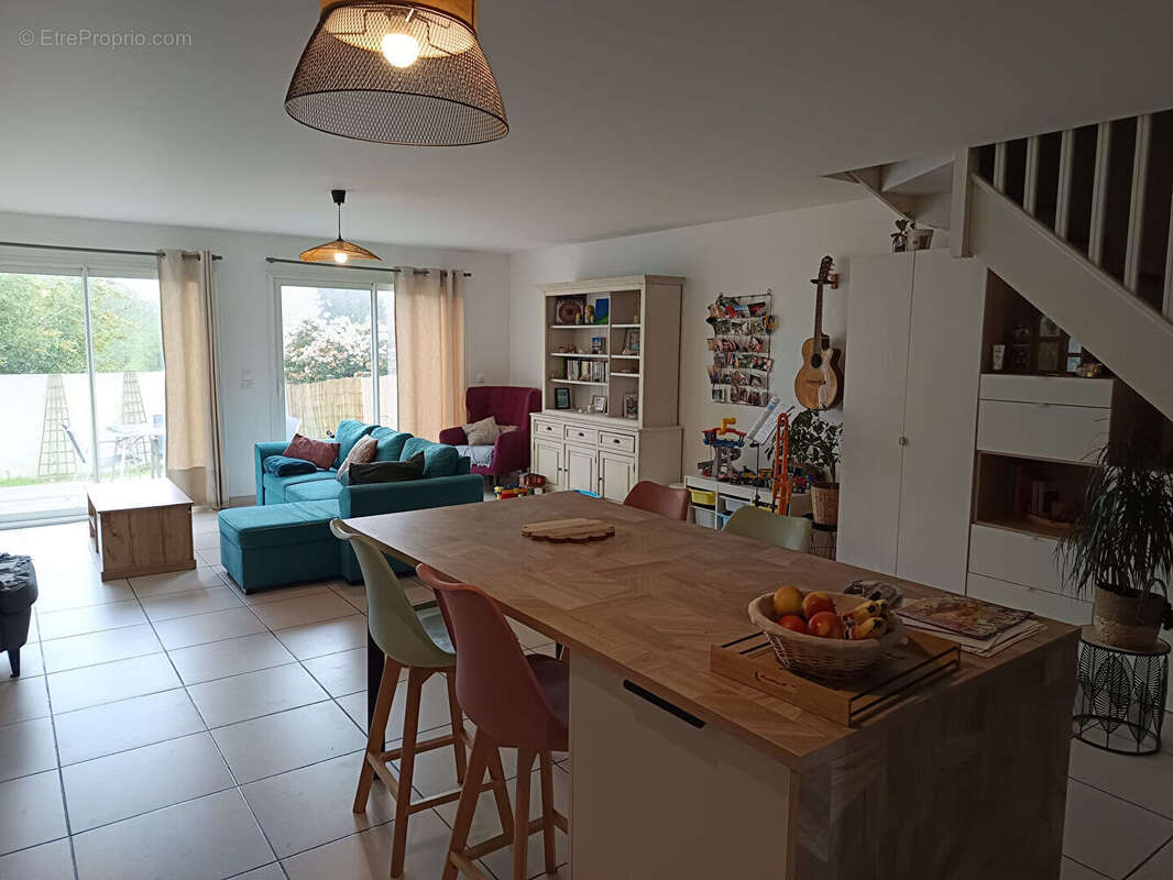 Maison à PRIGNAC-ET-MARCAMPS