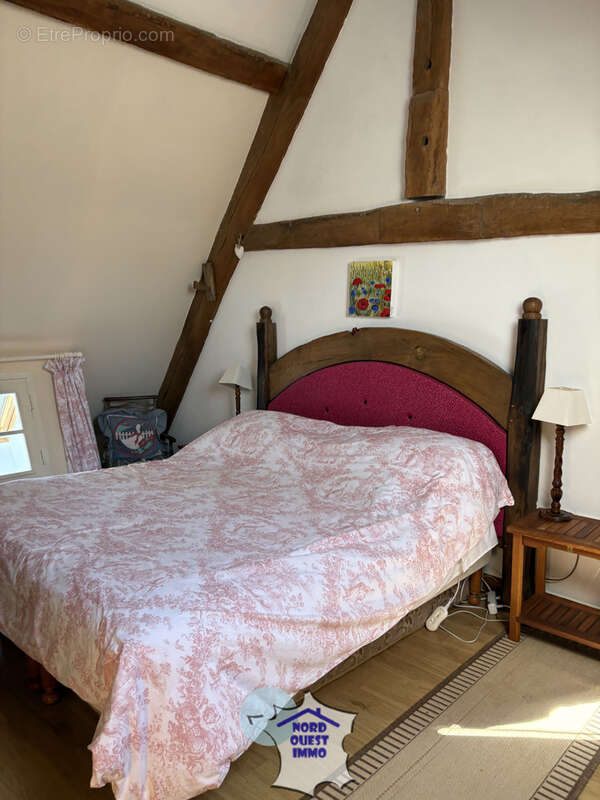 Maison à AMBRIERES-LES-VALLEES