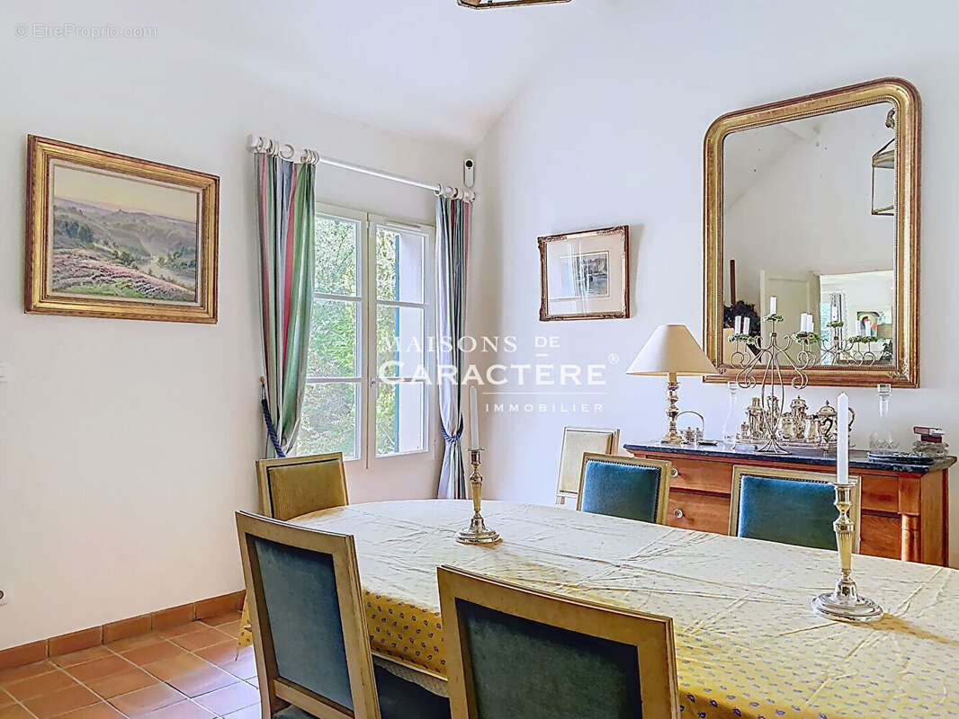 Maison à CRESPIERES