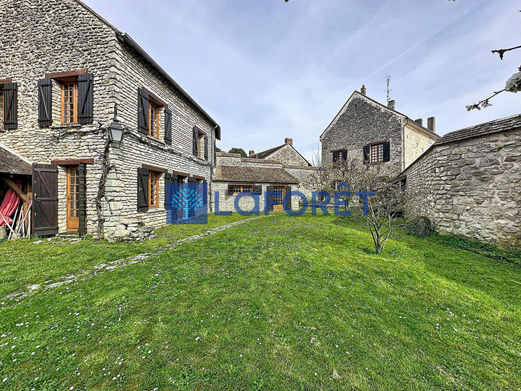 Maison à JUMEAUVILLE
