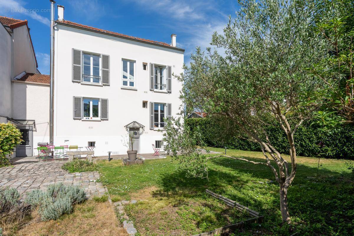 Maison à LE PERREUX-SUR-MARNE