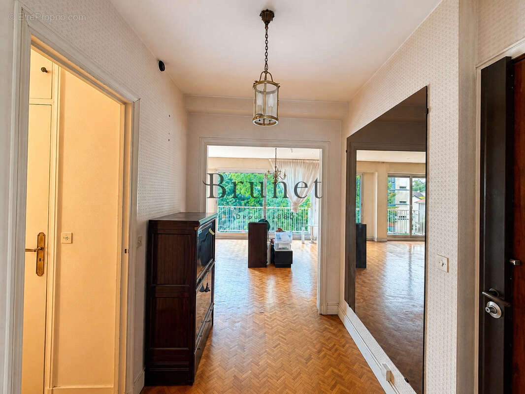 Appartement à SAINT-MAUR-DES-FOSSES
