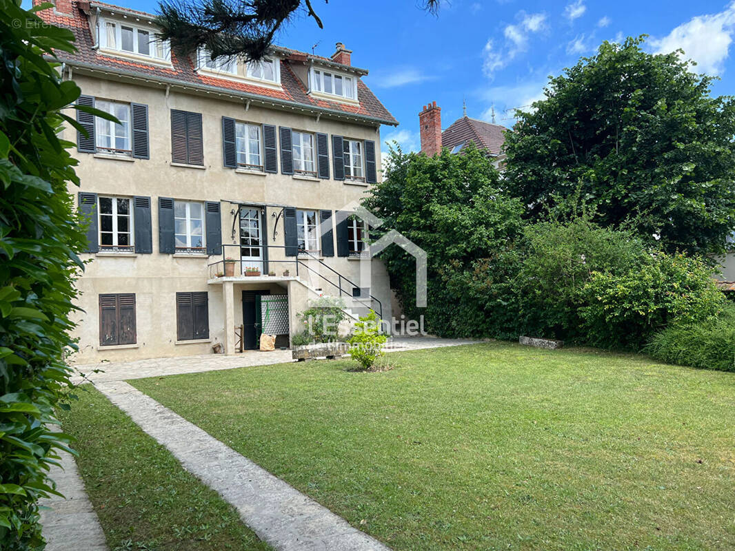 Maison à VERNEUIL-SUR-SEINE