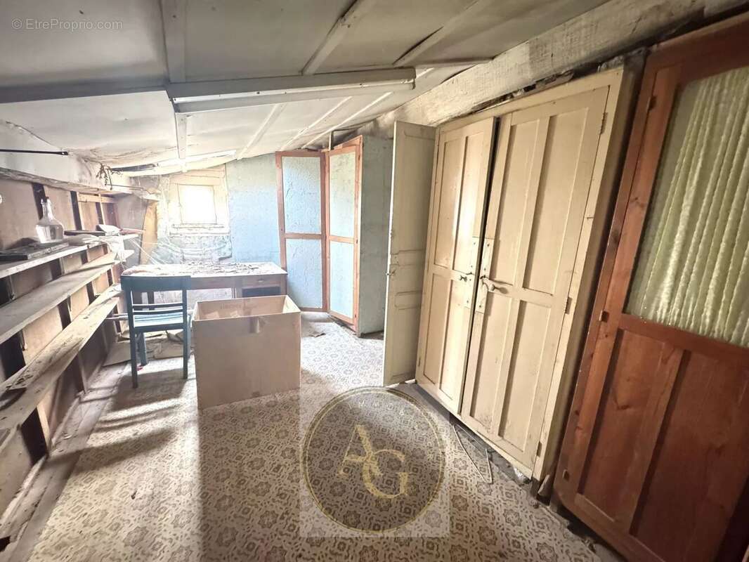 Appartement à MAS-SAINTES-PUELLES