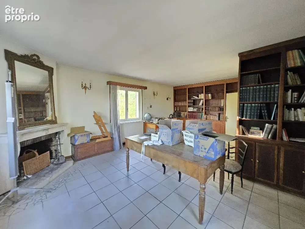 Maison familiale de caractère à Chaponost, 244 m2 habitables (304 m2 au sol total) sur terrain clos et arboré - photo 14