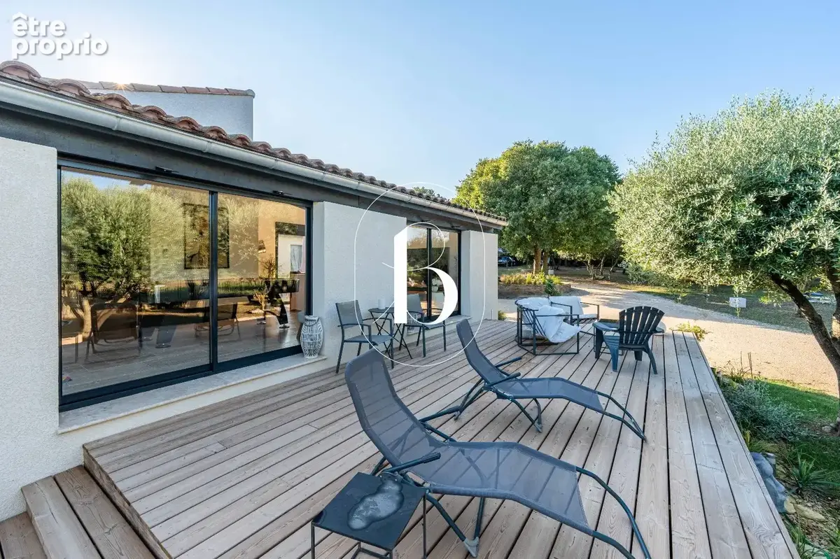 Maison 6 pièces 240 m² à vendre à Uzes (30700) - photo 4