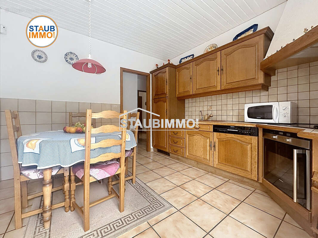 Maison 162 m² à Saint-Louis  - photo 7