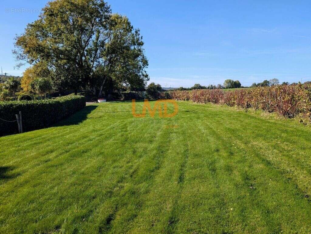 Maison à SAINT-COULITZ