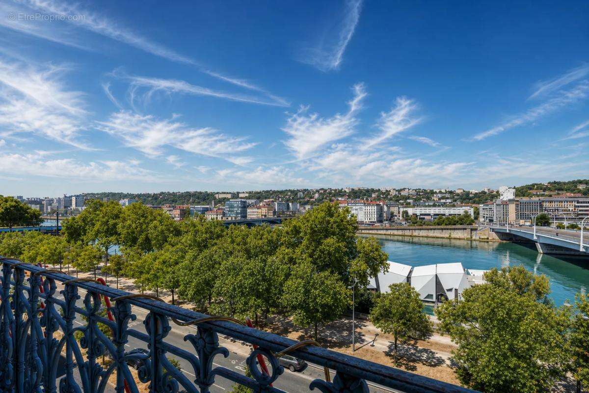 Lyon 7ᵉ – Duplex haussmannien d'exception sur les quais du Rhône – Vue panoramique sur Fourvière - photo 23