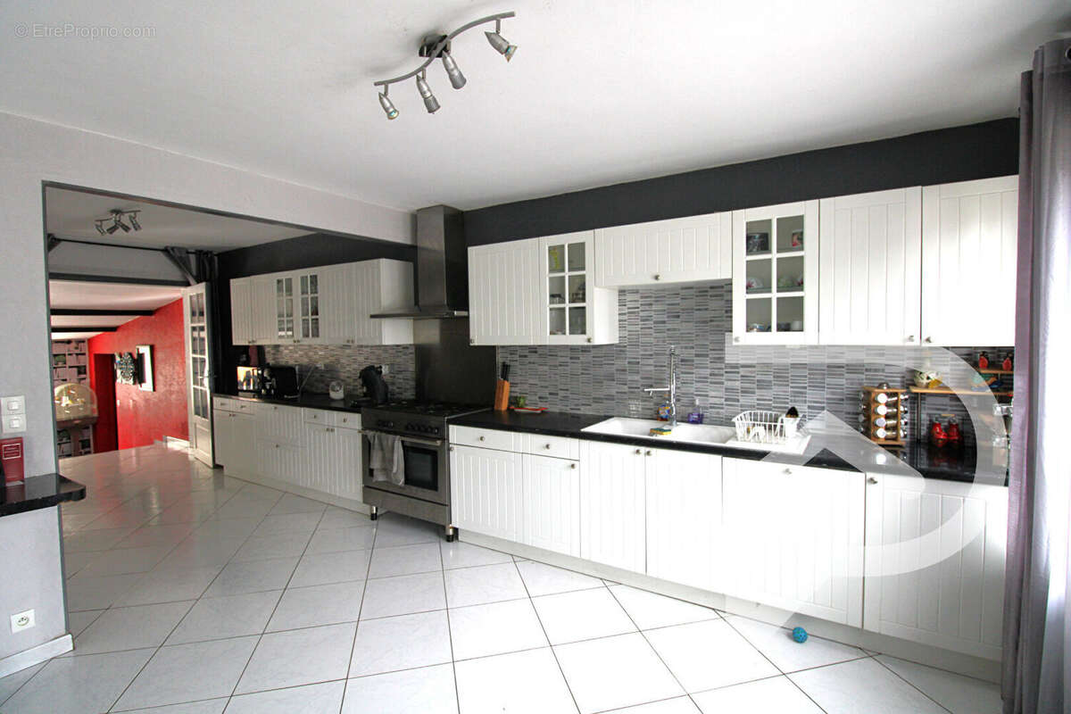 Maison à PONT-SAINTE-MAXENCE