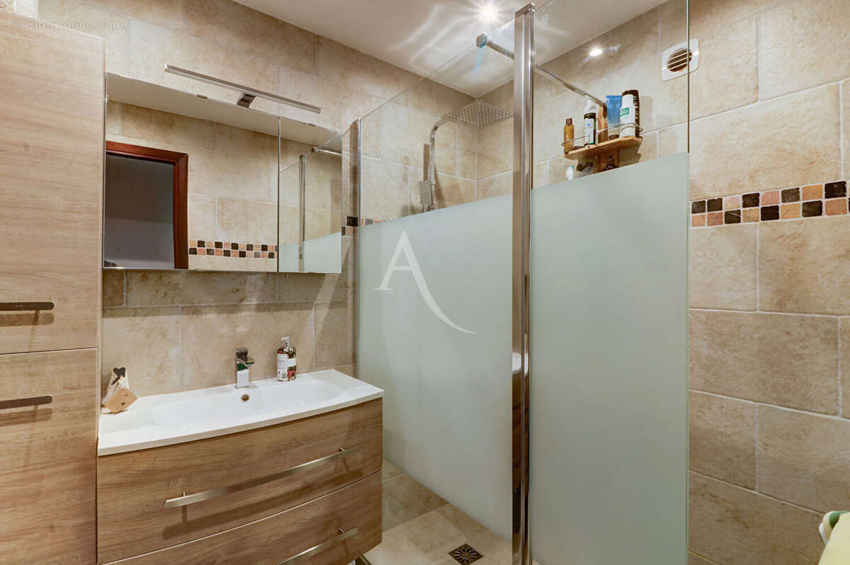 Appartement à MANDELIEU-LA-NAPOULE