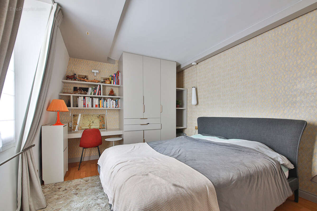 Appartement à PARIS-17E