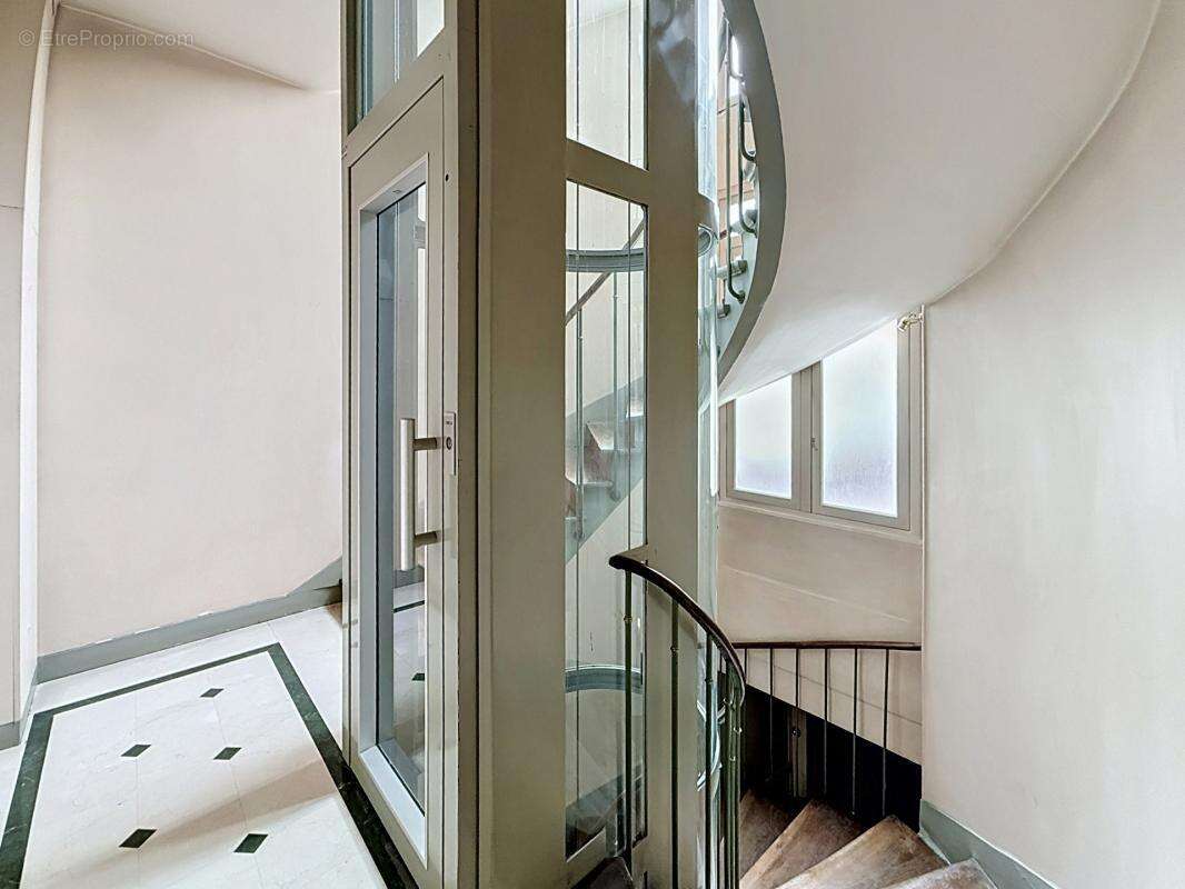 Appartement à PARIS-3E