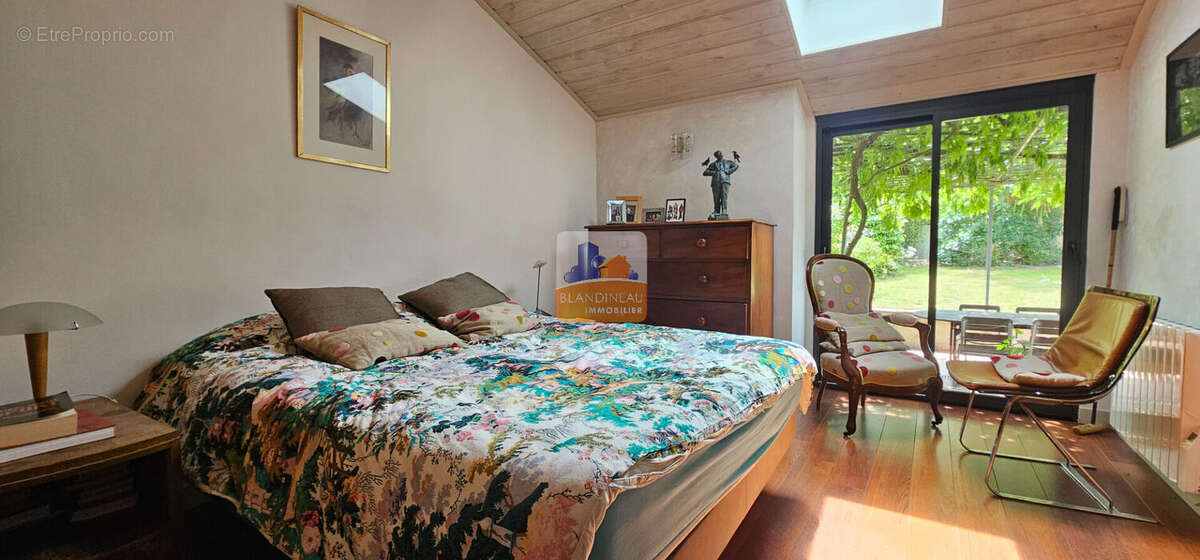 La montagne, en plein bourg, maison en pierre 4 chambres, terrain 345 m² - photo 6