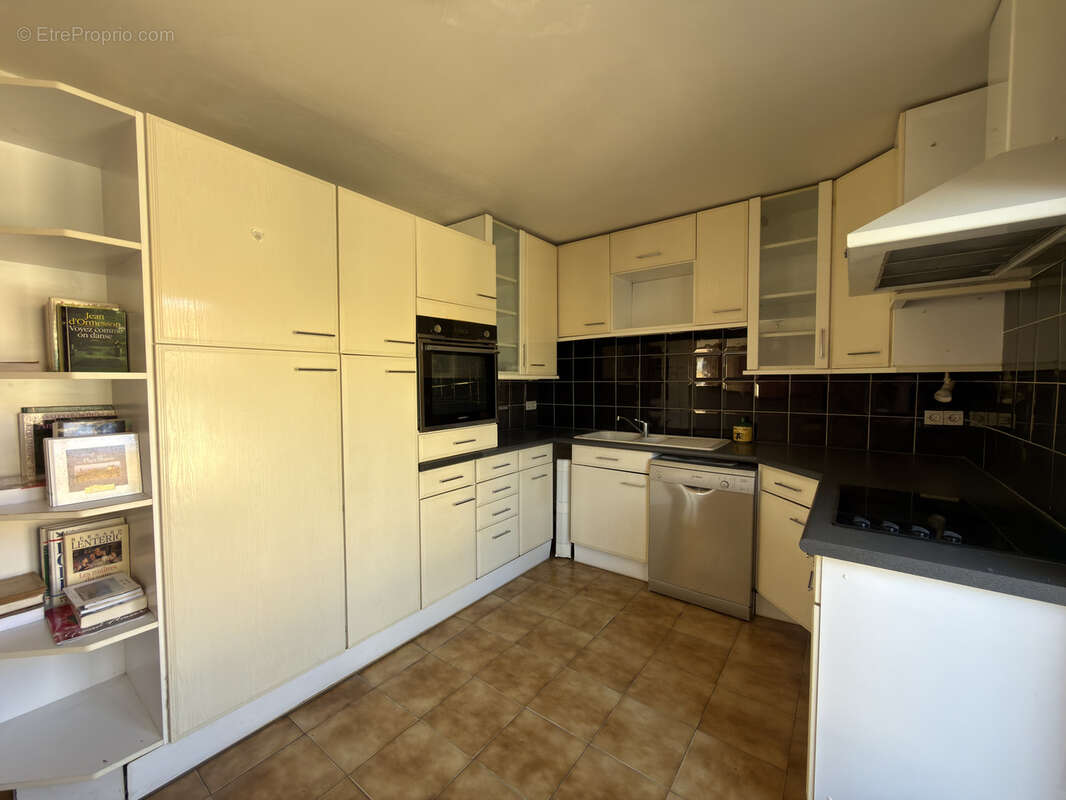 Maison à SAINT-LAURENT-DE-LA-SALANQUE