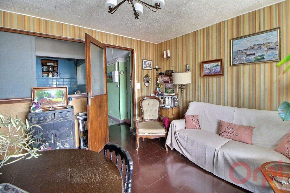 Appartement à MARSEILLE-3E
