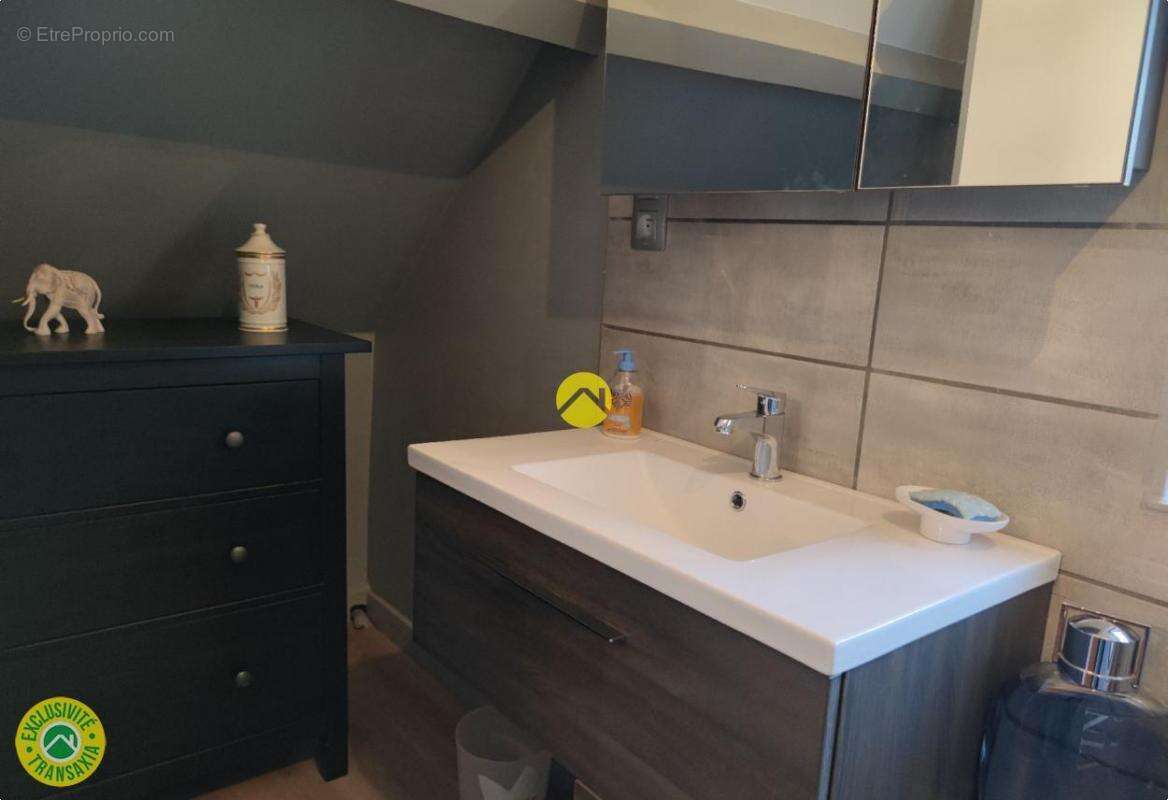 Maison à LA GUERCHE-SUR-L&#039;AUBOIS