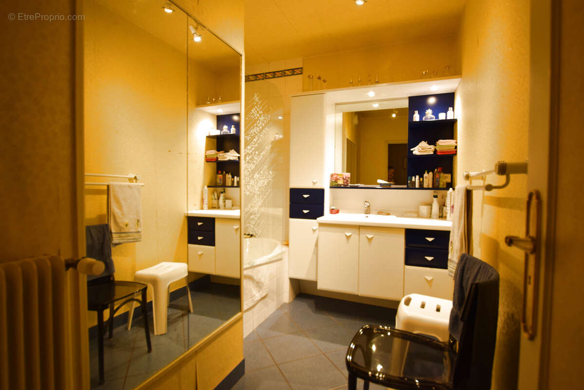 Appartement à GRAND-CHARMONT