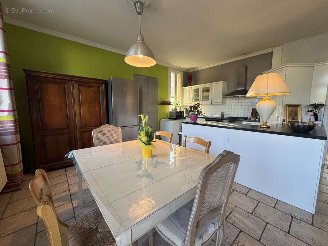 Maison à SAINTE-ANASTASIE