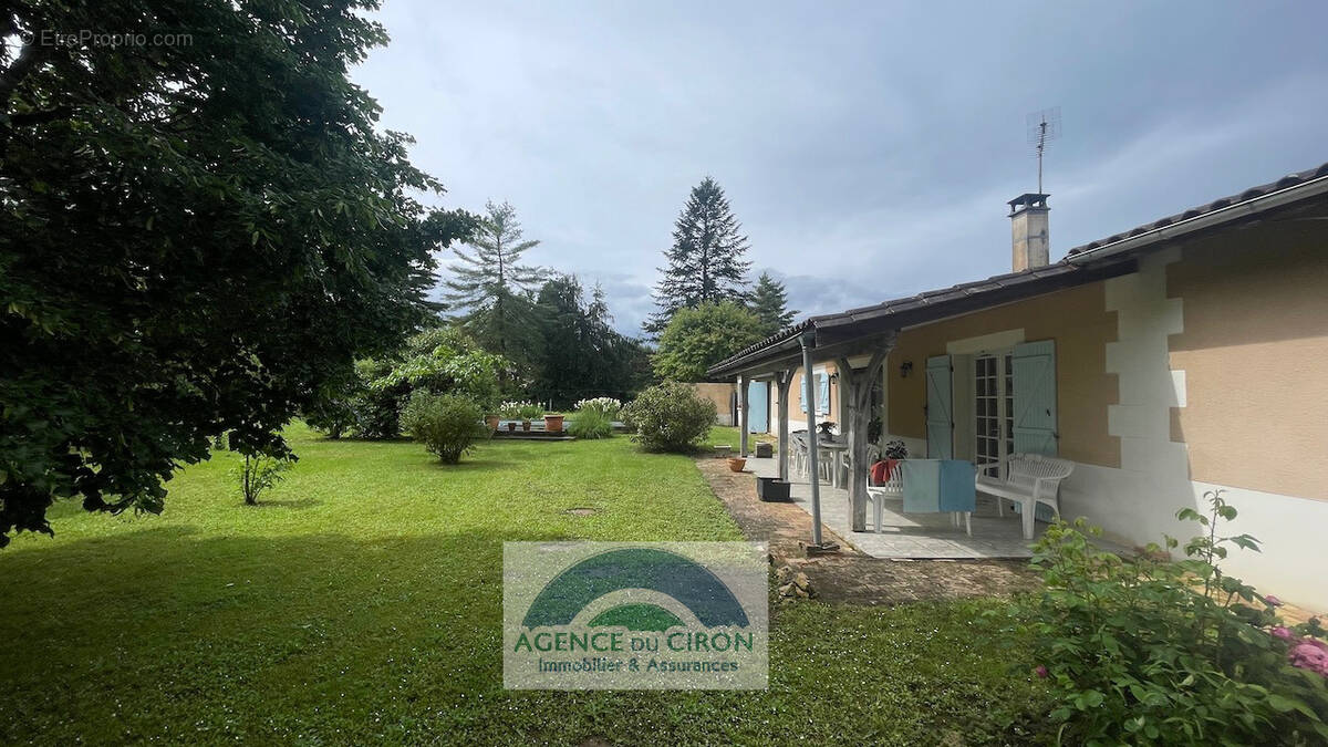 Maison à LANDIRAS
