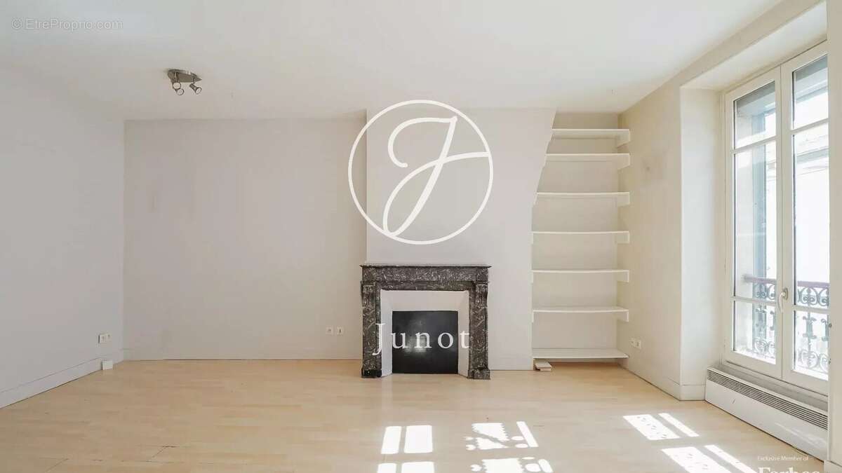 Appartement à PARIS-11E