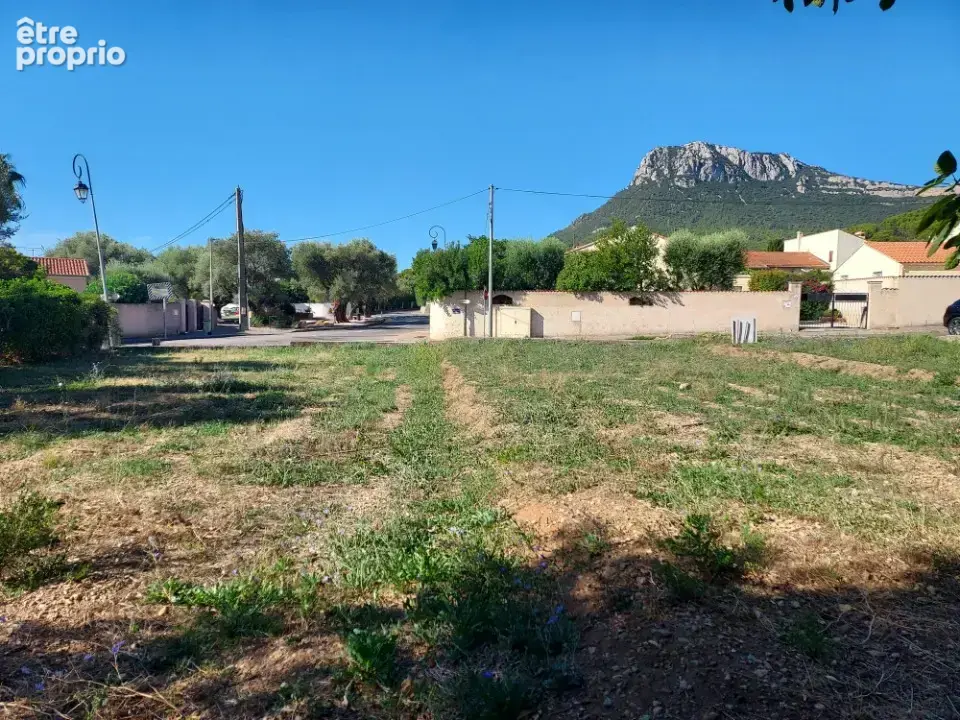Terrain à LA FARLEDE