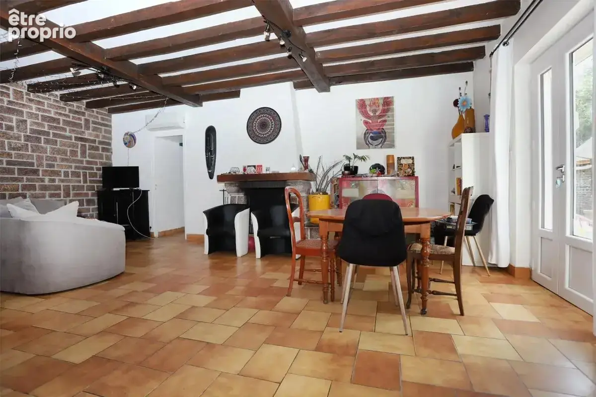Maison de 9 pièces de 183 m² à Saint-Aubin-du-Cormier - photo 2