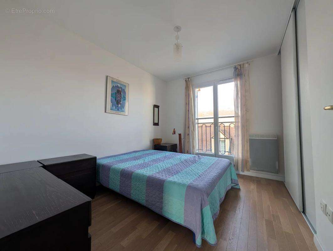 Appartement à LES CLAYES-SOUS-BOIS