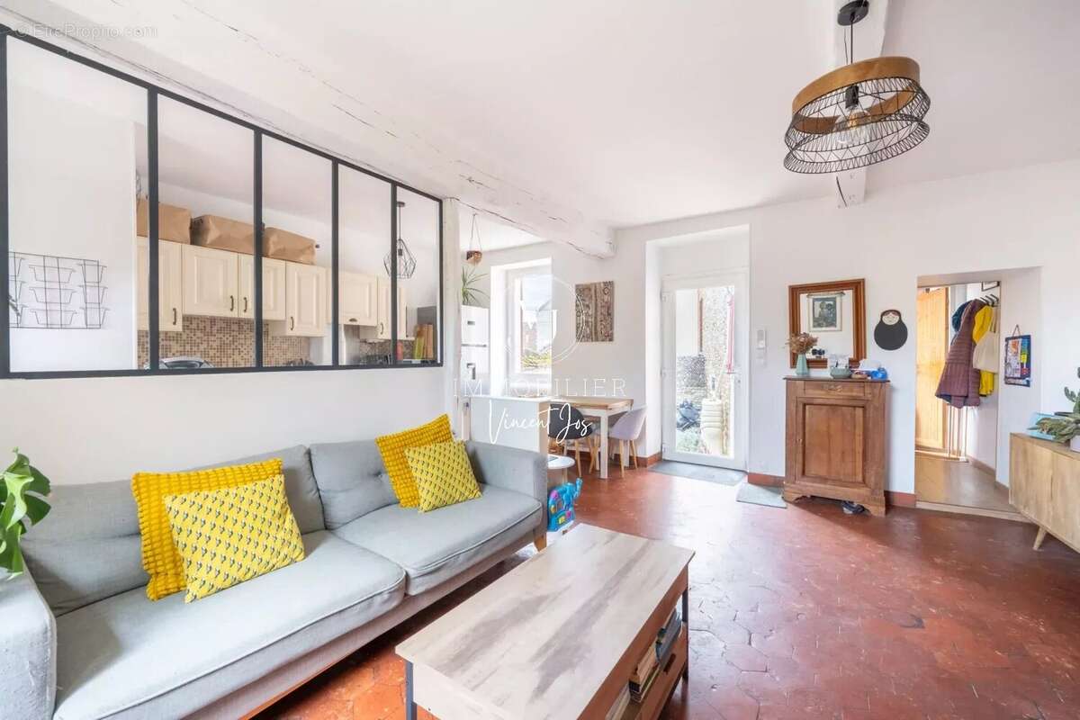 Maison à LES MUREAUX