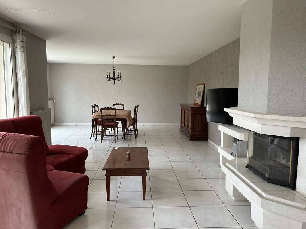 Maison à COURLAY