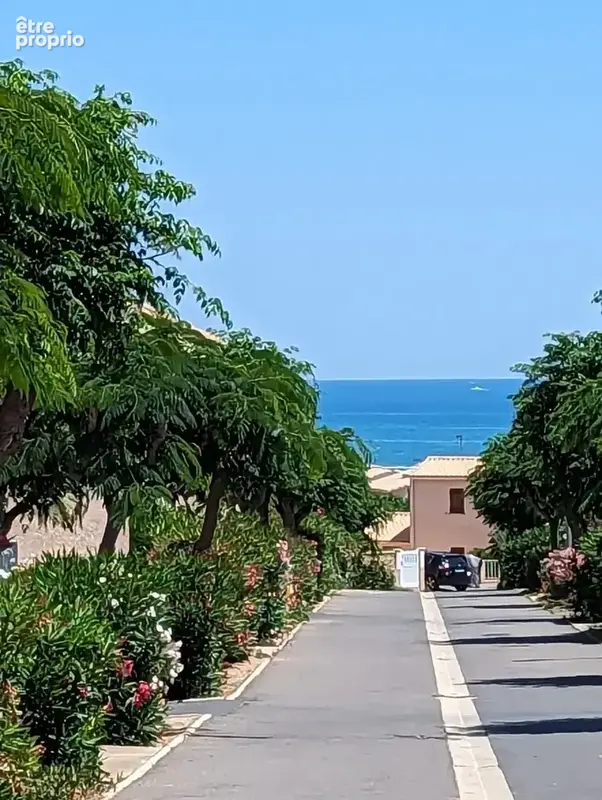Pavillon T3 de 43 m² avec piscine, terrasse et parking – Saint-Pierre-la-Mer - photo 2