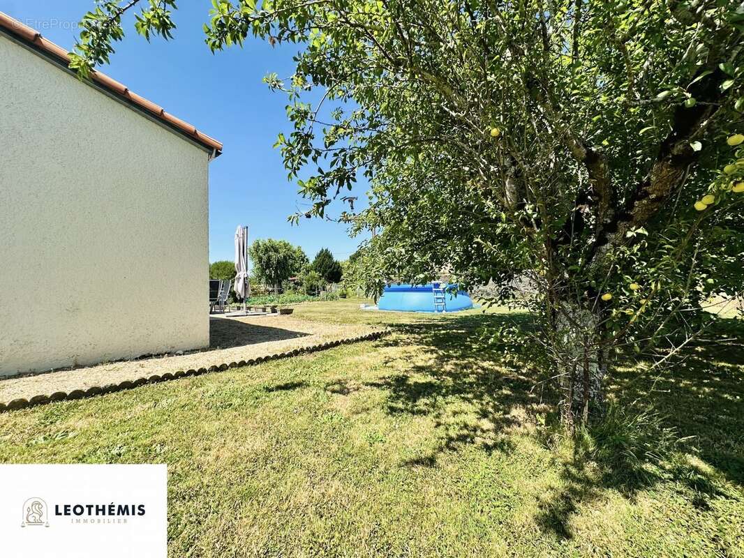 Maison à SAINT-JUST-LUZAC