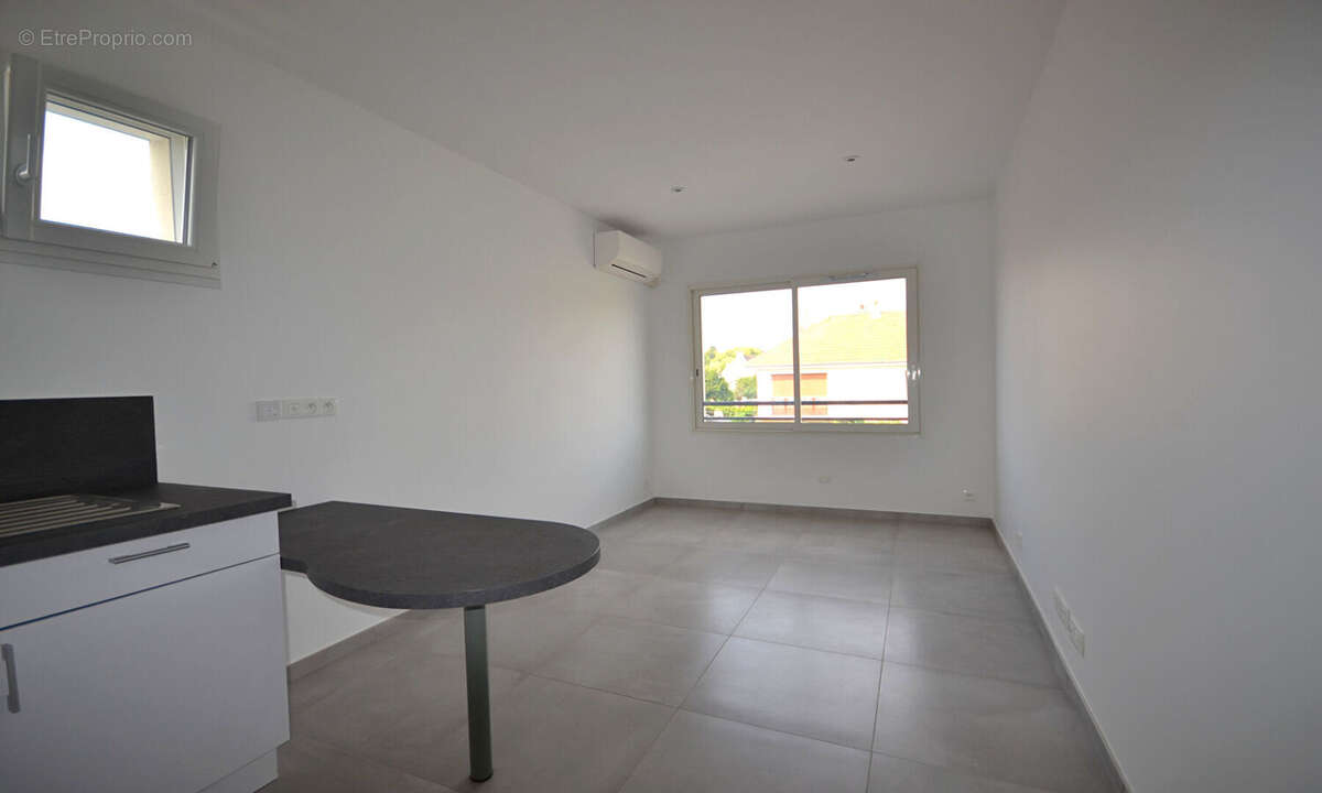 Appartement à LES CLAYES-SOUS-BOIS