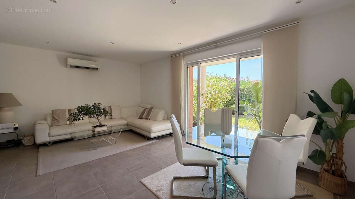 Appartement à SANARY-SUR-MER