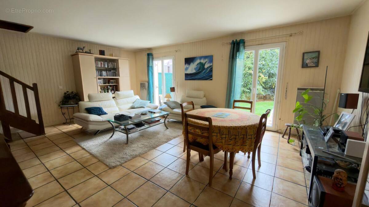 Maison à NEUILLY-PLAISANCE