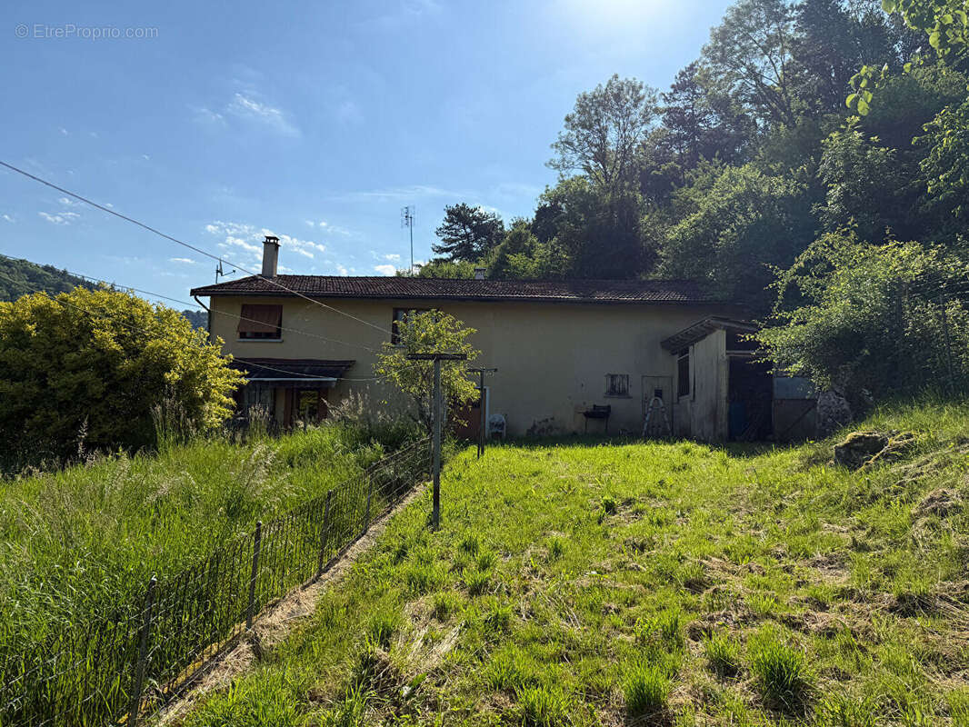 Maison à rénover Cuisia / 137 m² / 5 pièces / 4 chambres / 21 987 m² de terrain - photo 3