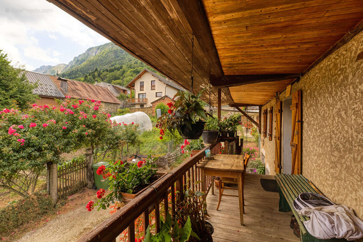 Maison à ENTREVERNES