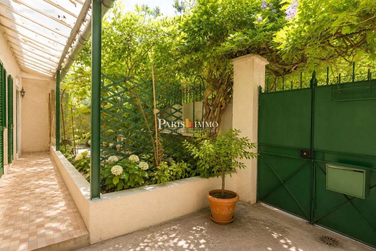 Paris18e - Grande Carrière - Maison avec jardin - Bien unique - photo 15