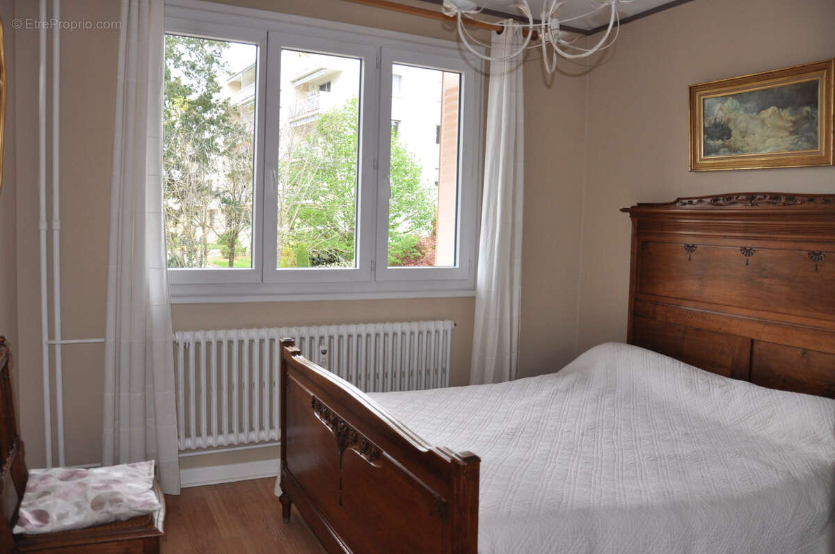 Bel appartement traversant de 70 m2, avec deux grands balcons, un garage, et une cave. - photo 11