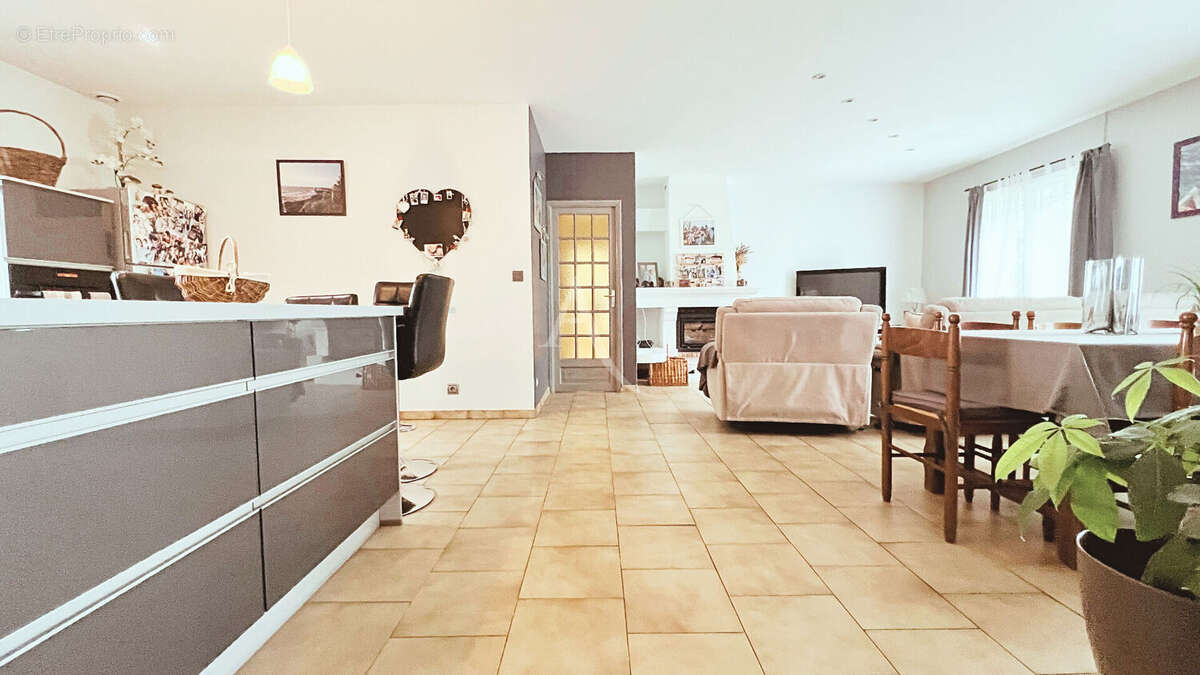 Maison à NIEULLE-SUR-SEUDRE