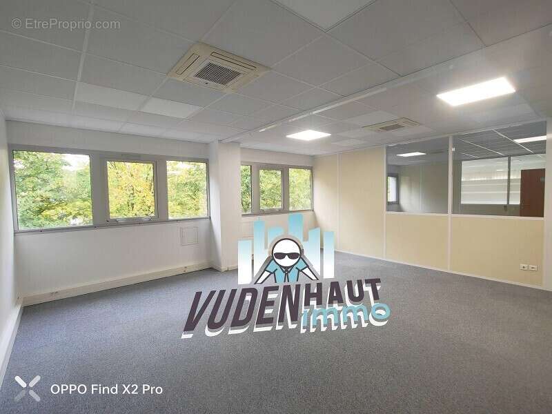 Commerce à CASTELNAU-D'ESTRETEFONDS