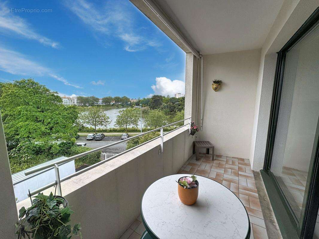 LA ROCHELLE : appartement 3 pièces (62 m²) à vendre - photo 2