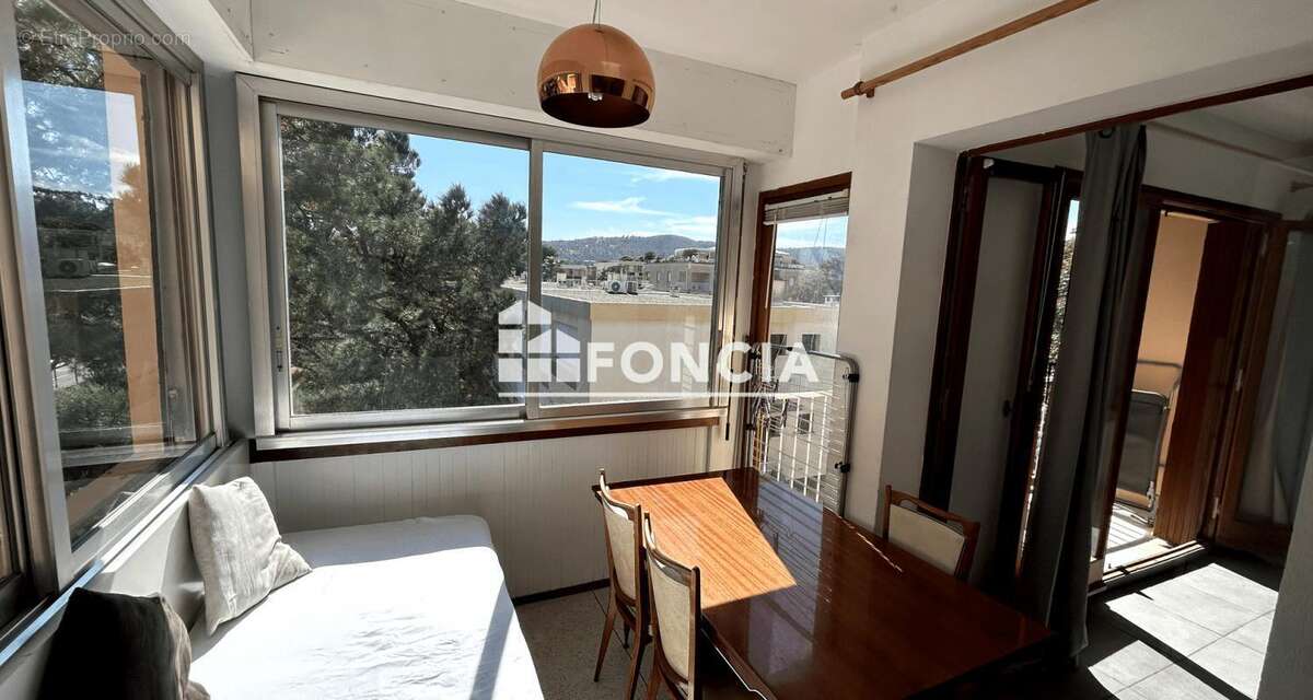 Appartement à BORMES-LES-MIMOSAS