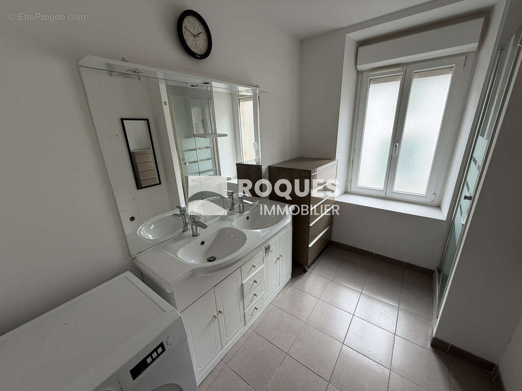 Appartement à SAINT-ETIENNE-ESTRECHOUX