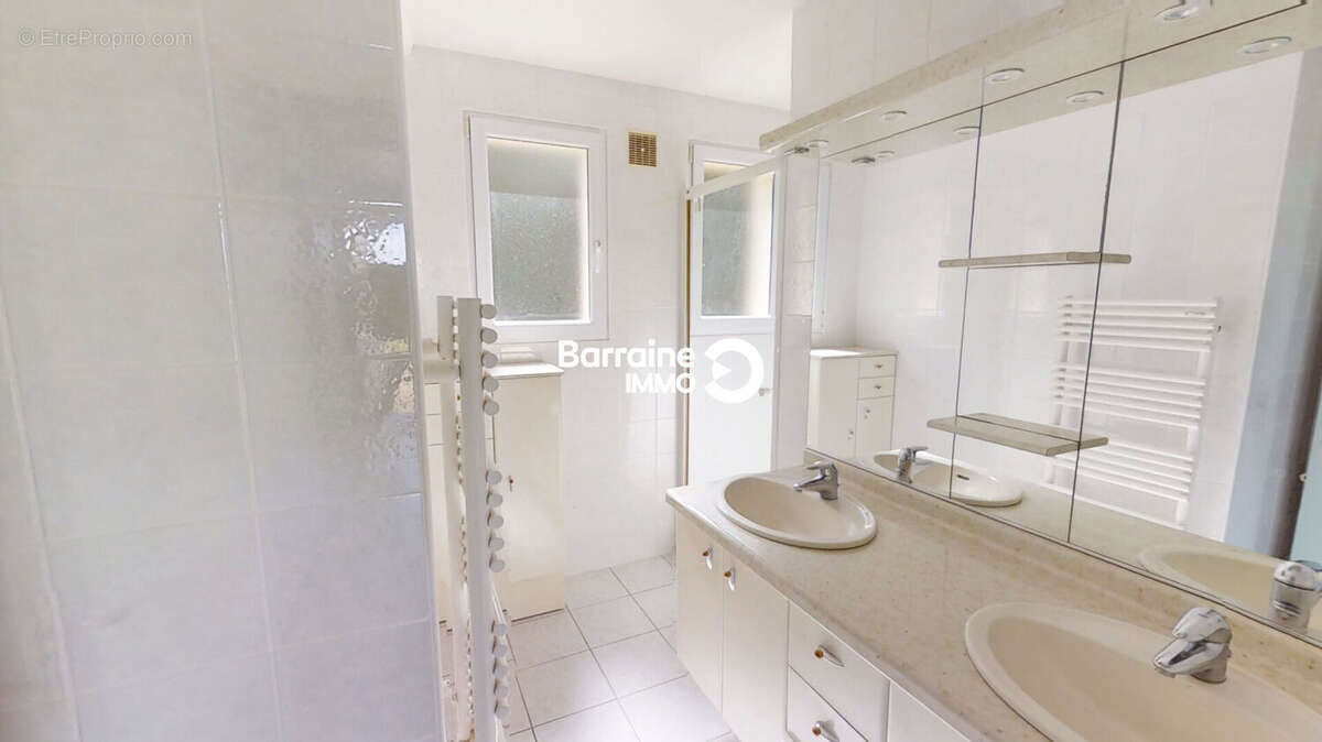 EXCLUSIVITE : Propriété de 164m² avec vue mer sur un terrain de 2 020 m² - photo 10