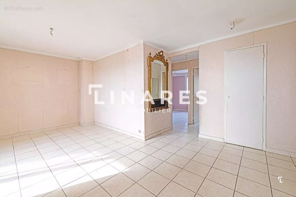 Appartement à MARSEILLE-6E