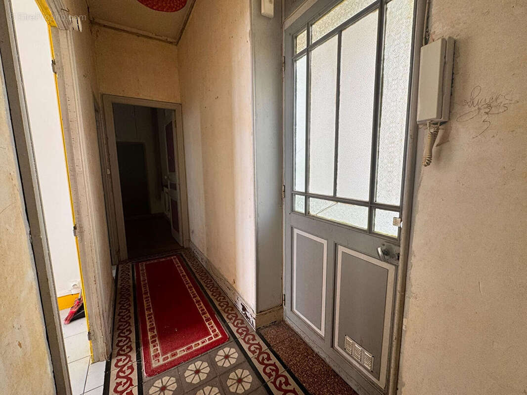 Ref : amesolaire - place carnot - appartement t3 bis - 2/3 chambres - cave - photo 14